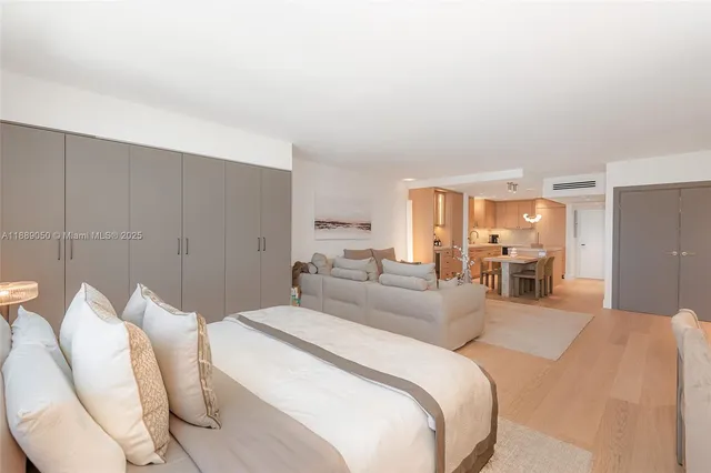 $9,000 | 2301 Collins Avenue, Unit 1527, Miami Beach, FL 33139