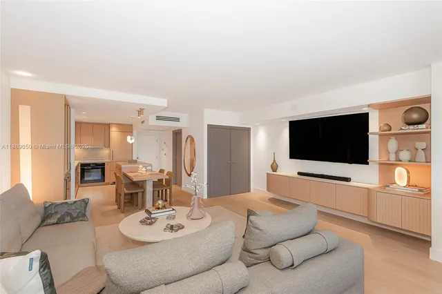 $9,000 | 2301 Collins Avenue, Unit 1527, Miami Beach, FL 33139