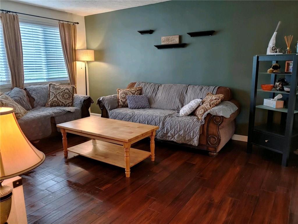 629 Snowball Road Monroeville, PA 15146 - Photo 2 of 24 Living Room