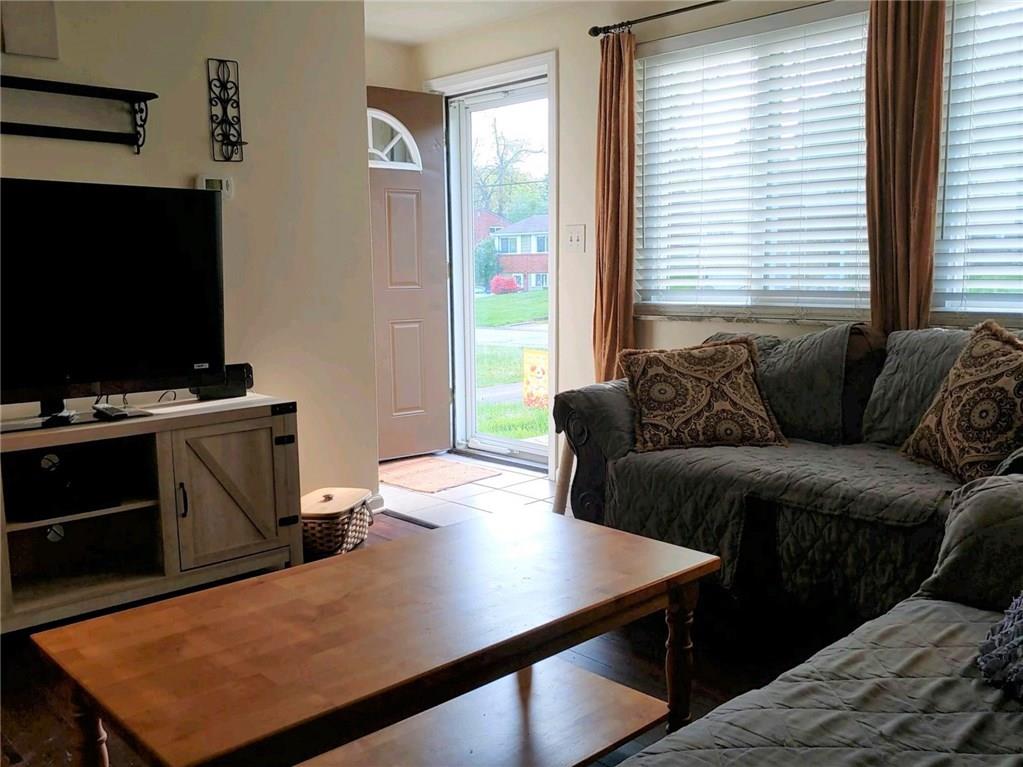 629 Snowball Road Monroeville, PA 15146 - Photo 3 of 24 Living Room