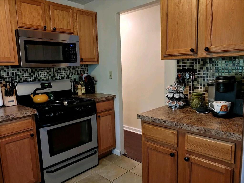 629 Snowball Road Monroeville, PA 15146 - Photo 6 of 24 Gallery Image 6