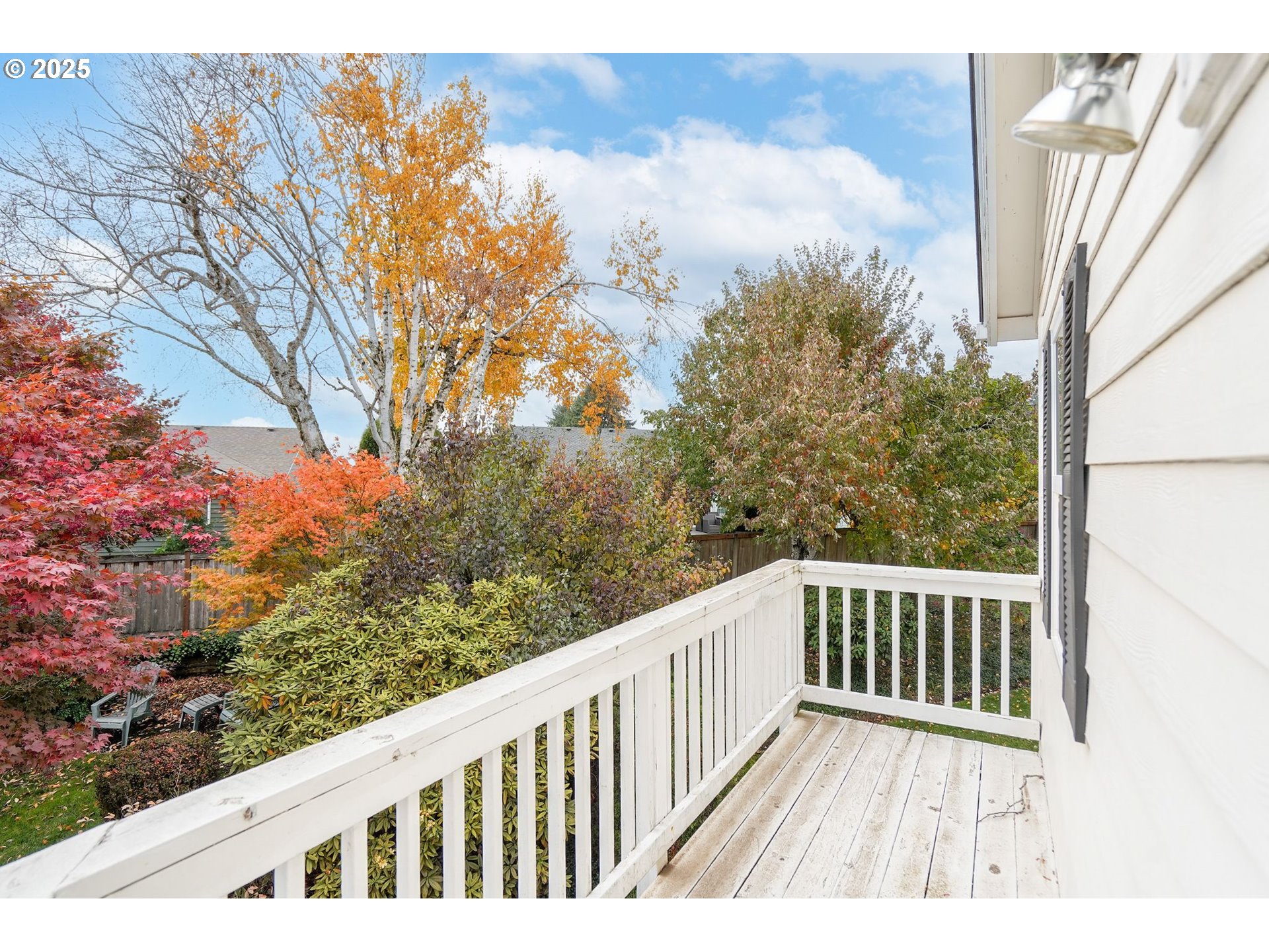 503 Southwest Mistmaiden Court Sublimity, OR 97385 - Photo 41 of 47 a view of balcony with wooden floor