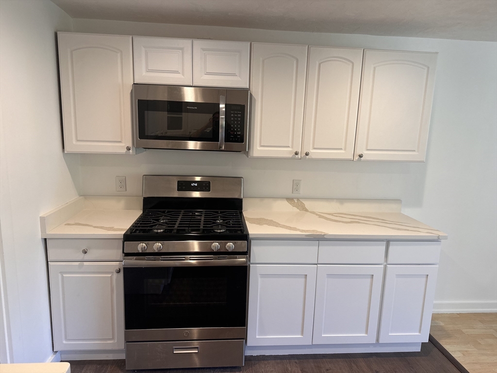 39 Raymond Street, Unit R Franklin, MA 02038 - Photo 2 of 17