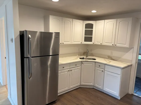 $1,800 | 39 Raymond Street, Unit R, Franklin, MA 02038