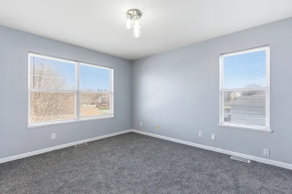 $2,500 | 1824 B Country Hills Drive, Unit B, Yorkville, IL 60560