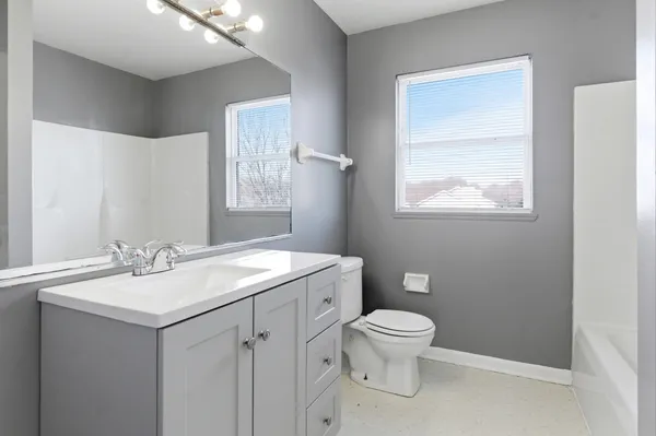 $2,500 | 1824 B Country Hills Drive, Unit B, Yorkville, IL 60560