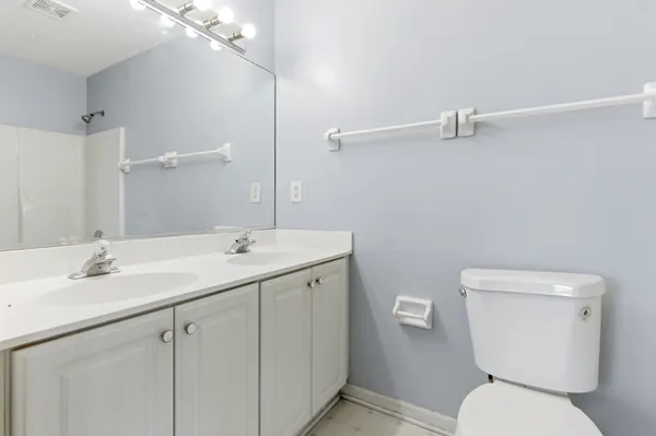 $2,500 | 1824 B Country Hills Drive, Unit B, Yorkville, IL 60560