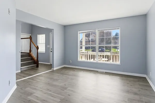 $2,500 | 1824 B Country Hills Drive, Unit B, Yorkville, IL 60560