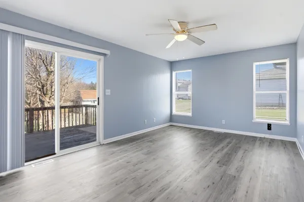 $2,500 | 1824 B Country Hills Drive, Unit B, Yorkville, IL 60560