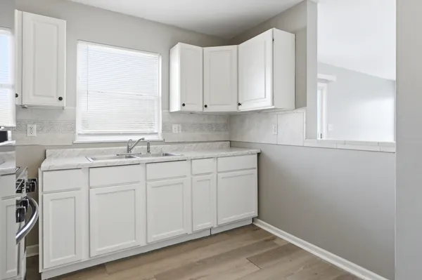 $2,500 | 1824 B Country Hills Drive, Unit B, Yorkville, IL 60560