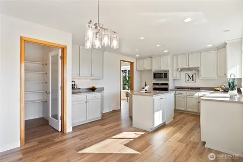 $949,000 | 2255 North Aviator Lane, Oak Harbor, WA 98277