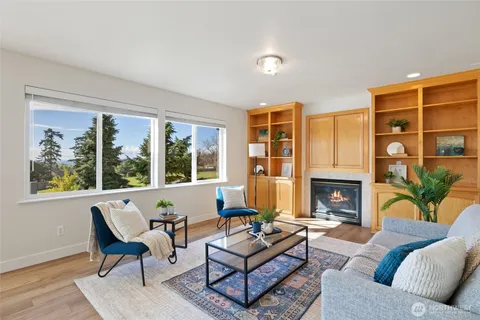 $949,000 | 2255 North Aviator Lane, Oak Harbor, WA 98277