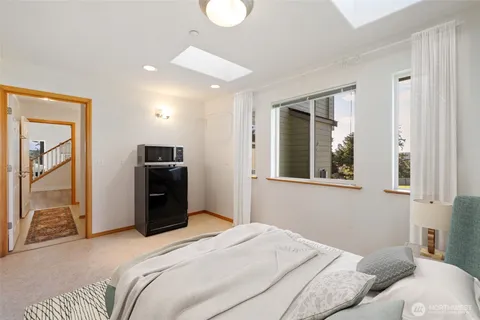 $949,000 | 2255 North Aviator Lane, Oak Harbor, WA 98277