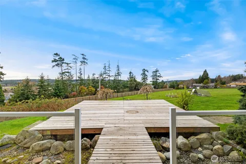 $949,000 | 2255 North Aviator Lane, Oak Harbor, WA 98277