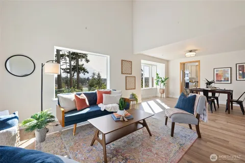 $949,000 | 2255 North Aviator Lane, Oak Harbor, WA 98277