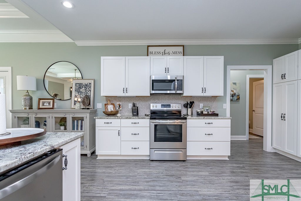 202 Lennox Place Rincon, GA 31326 - Photo 16 of 47 Stainless appliances remain with the home!