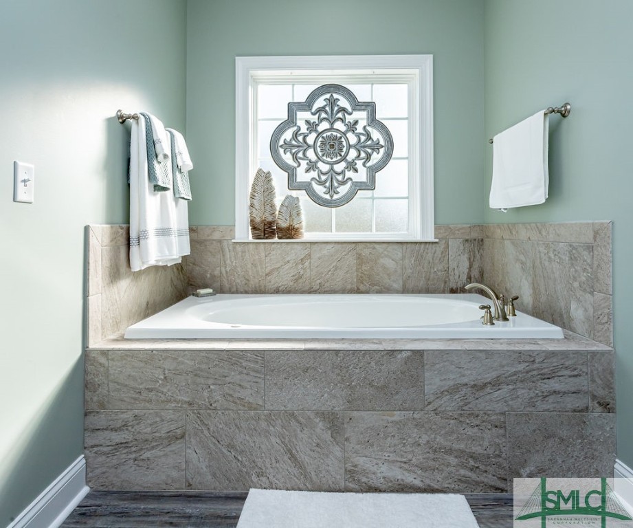 202 Lennox Place Rincon, GA 31326 - Photo 31 of 47 Super-sized soaking tub!