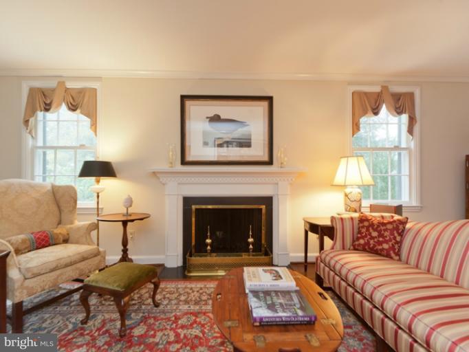 7607 Glendale Road Chevy Chase, MD 20815 - Photo 4 of 19 Living Room