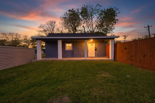 $1,350 | 365 Audrey Lane, Unit 365, Houston, TX 77015