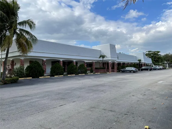 $279,900 | 600 Northeast 2nd Street, Unit 101, Dania Beach, FL 33004