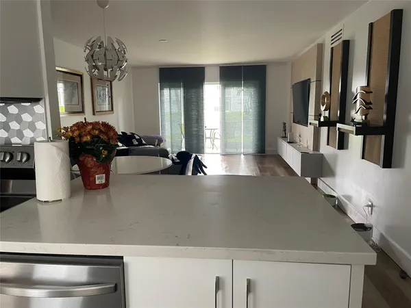 $279,900 | 600 Northeast 2nd Street, Unit 101, Dania Beach, FL 33004