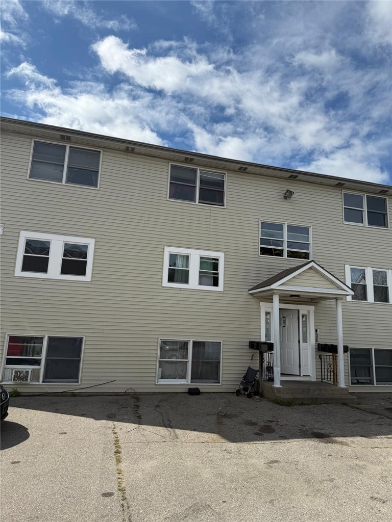 61 Esten Avenue, Unit 4 Pawtucket, RI 02860 - Photo 1 of 16