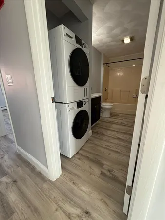 $2,095 | 61 Esten Avenue, Unit 4, Pawtucket, RI 02860