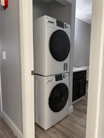 $2,095 | 61 Esten Avenue, Unit 4, Pawtucket, RI 02860