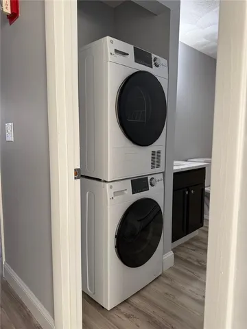 $2,095 | 61 Esten Avenue, Unit 4, Pawtucket, RI 02860