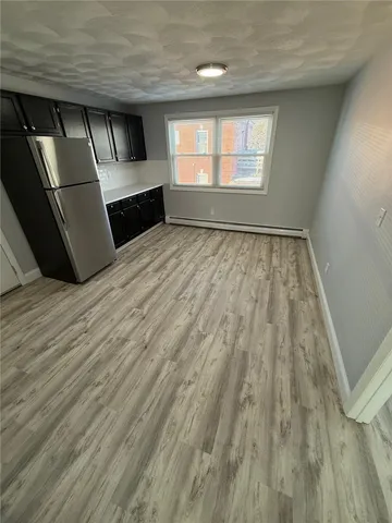 $2,095 | 61 Esten Avenue, Unit 4, Pawtucket, RI 02860