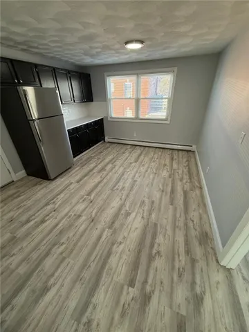 $2,095 | 61 Esten Avenue, Unit 4, Pawtucket, RI 02860