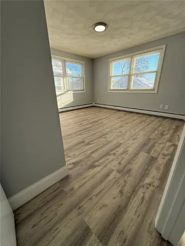 $2,095 | 61 Esten Avenue, Unit 4, Pawtucket, RI 02860