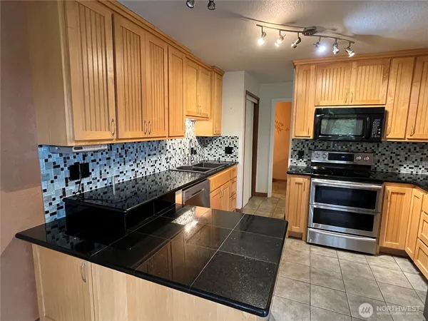 $389,900 | 102 Shelter Bay Drive, La Conner, WA 98257