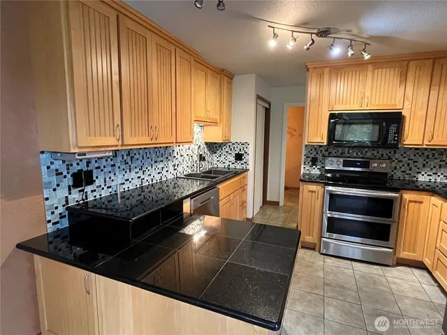 $439,900 | 102 Shelter Bay Drive, La Conner, WA 98257