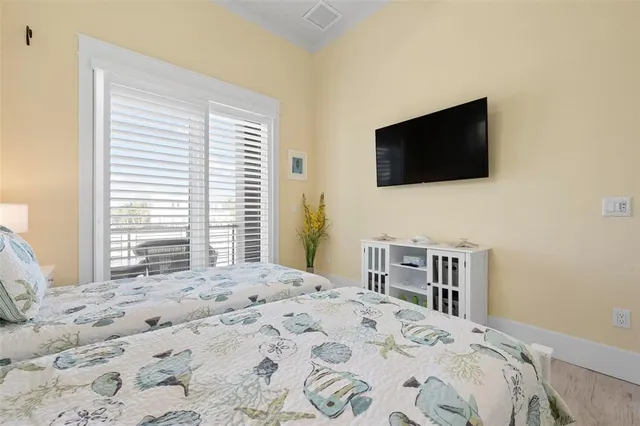 $7,999,000 | 242 Oak Avenue, Anna Maria, FL 34216