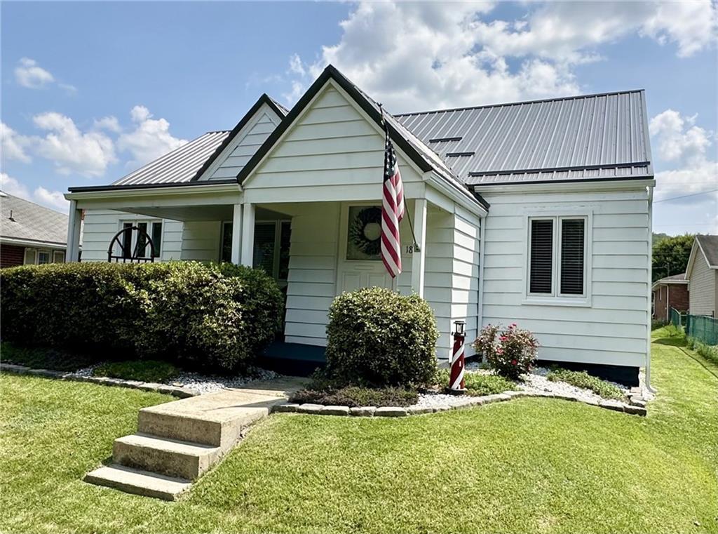 1804 River Road North Apollo, PA 15673 - Photo 4 of 39 a front view of a house with a yard