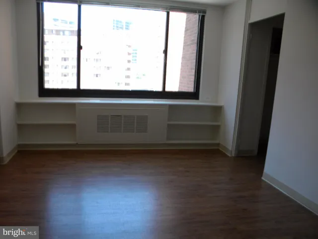 $1,650 | 1021 Arlington Boulevard, Unit 817, Arlington, VA 22209