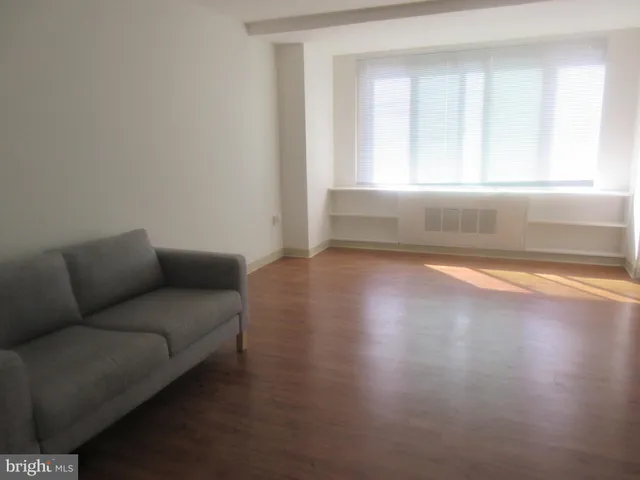 $1,650 | 1021 Arlington Boulevard, Unit 817, Arlington, VA 22209