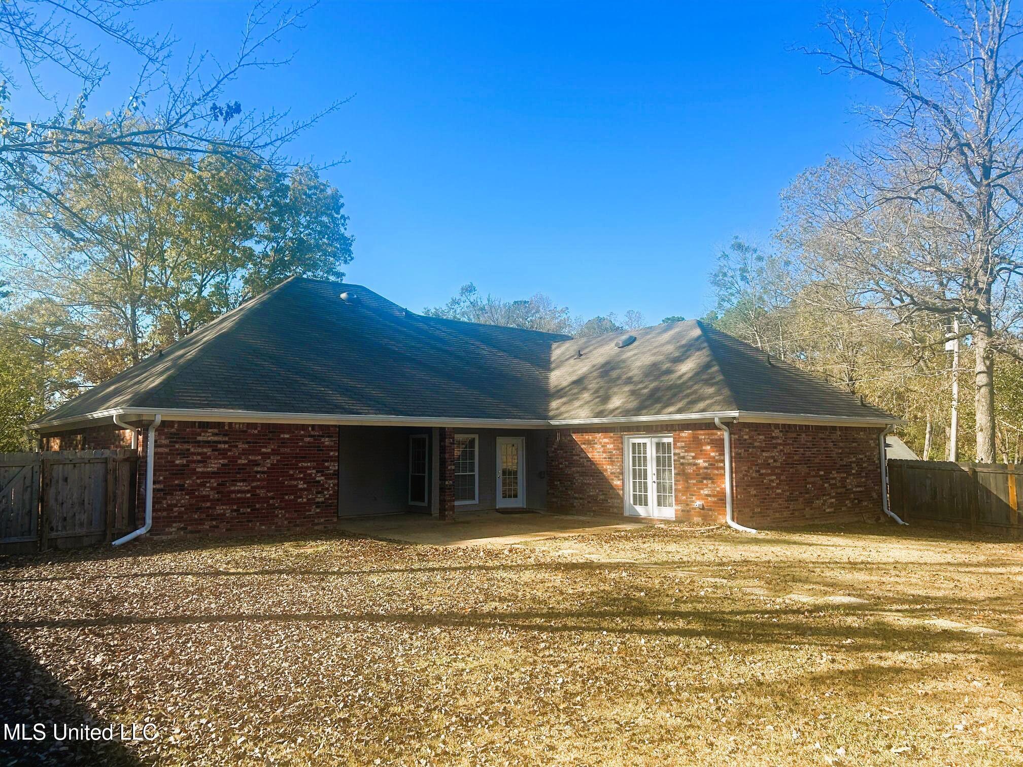 105 Fox Run Road Brandon, MS 39047 - Photo 3 of 26 Rear View