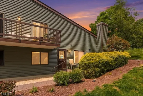 $365,000 | 55 Meadowview Drive, Annandale, NJ 08801
