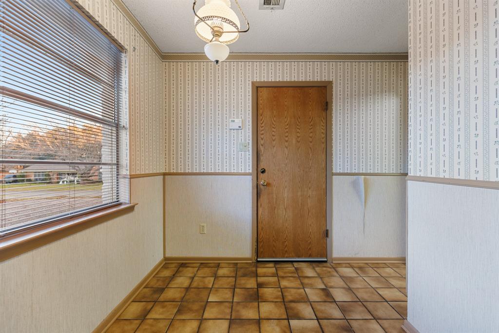 100 Linden Lane Hewitt, TX 76643 - Photo 12 of 31 an empty room with wooden floor and windows