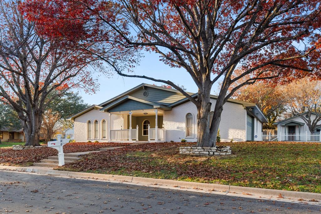 100 Linden Lane Hewitt, TX 76643 - Photo 2 of 31 a front view of a house with a yard