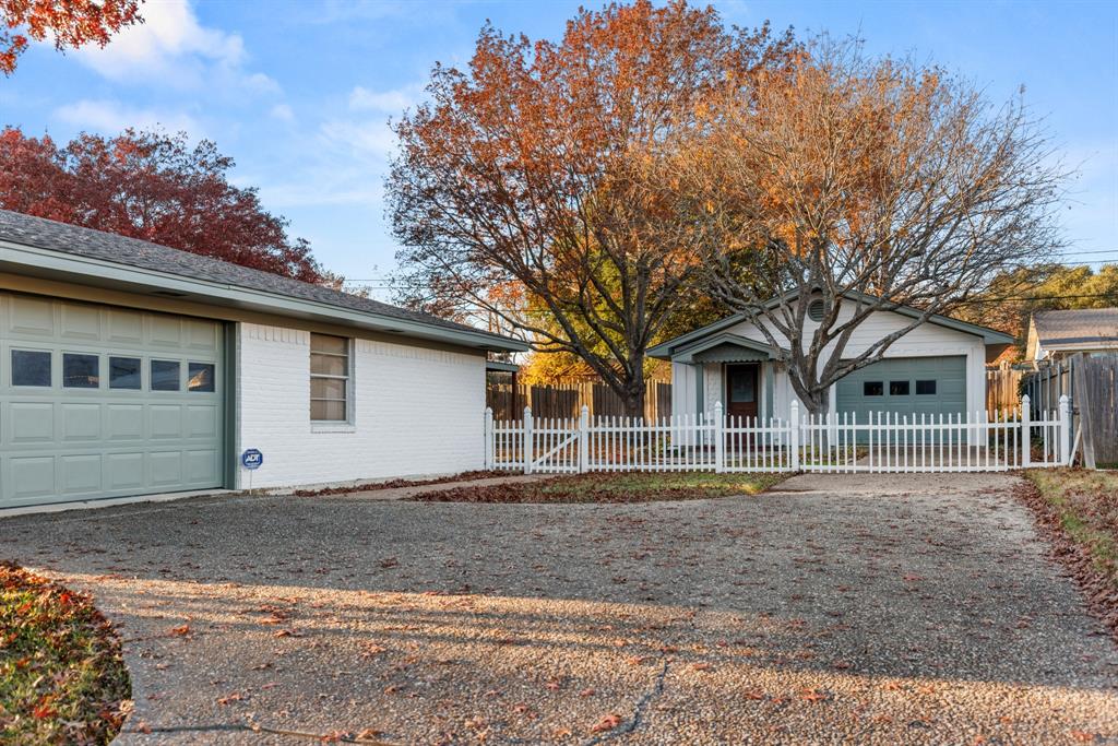 100 Linden Lane Hewitt, TX 76643 - Photo 27 of 31 a front view of a house with a yard