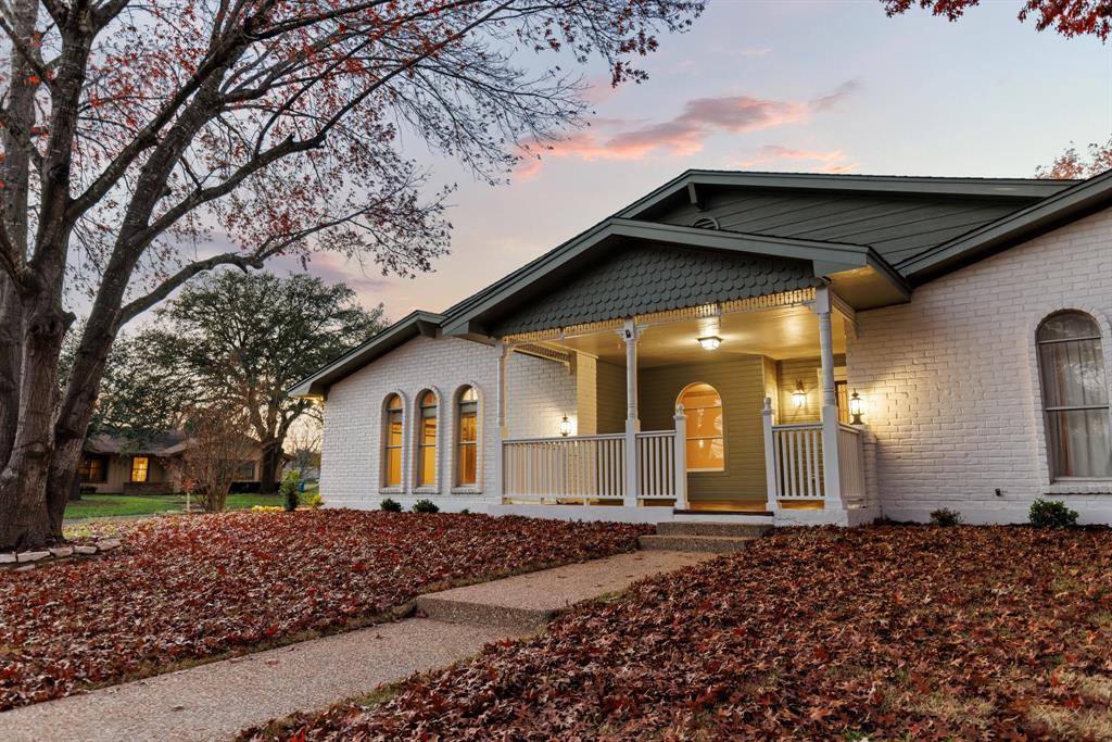 100 Linden Lane Hewitt, TX 76643 - Photo 4 of 31 a front view of a house with a yard
