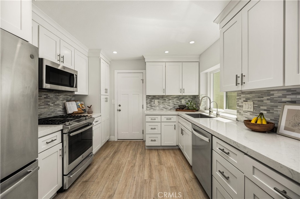 32 Acorn, Unit 15 Irvine, CA 92604 - Photo 6 of 51
