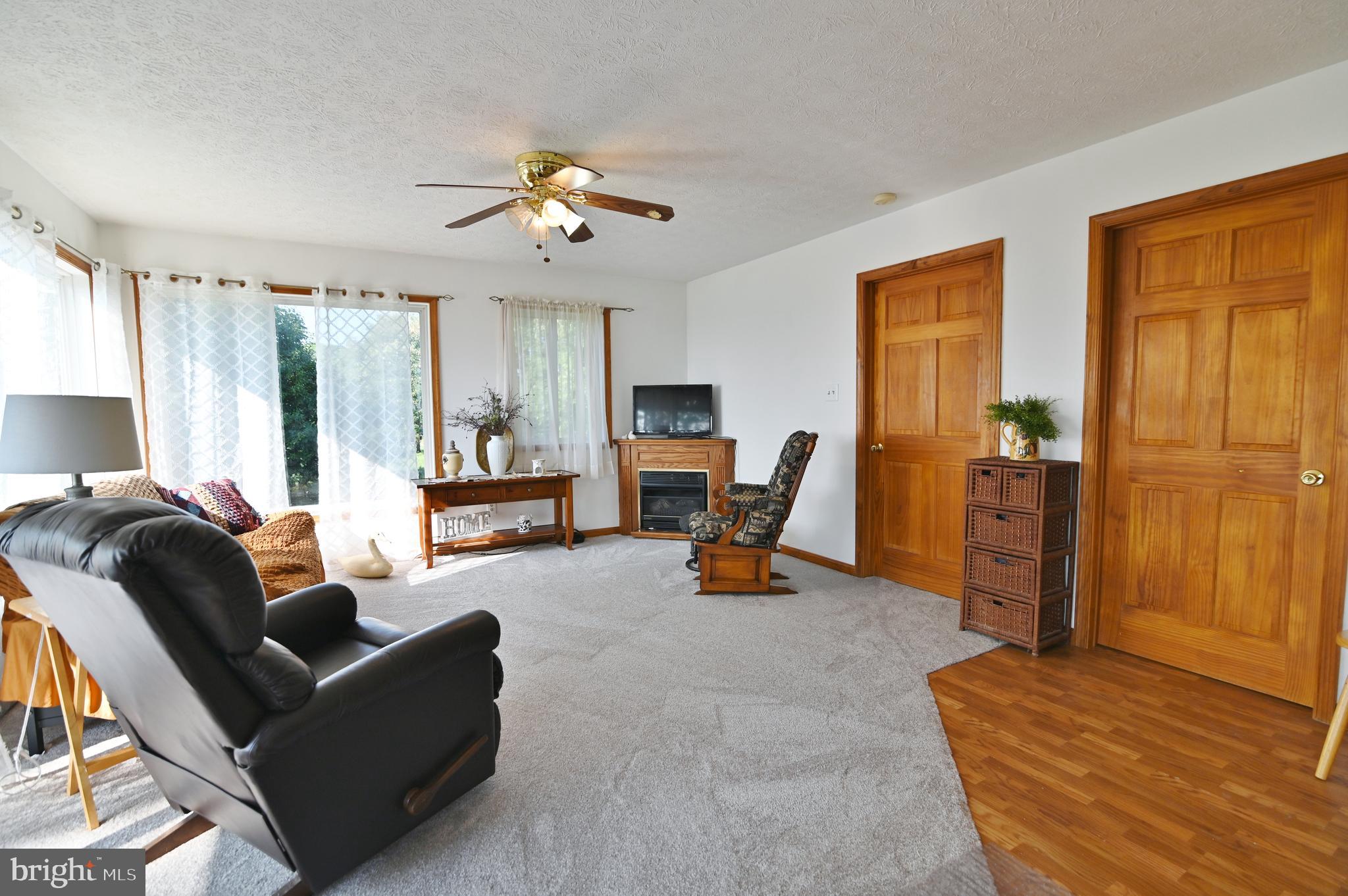 2652 Supinlick Ridge Road Mount Jackson, VA 22842 - Photo 20 of 39 Living room