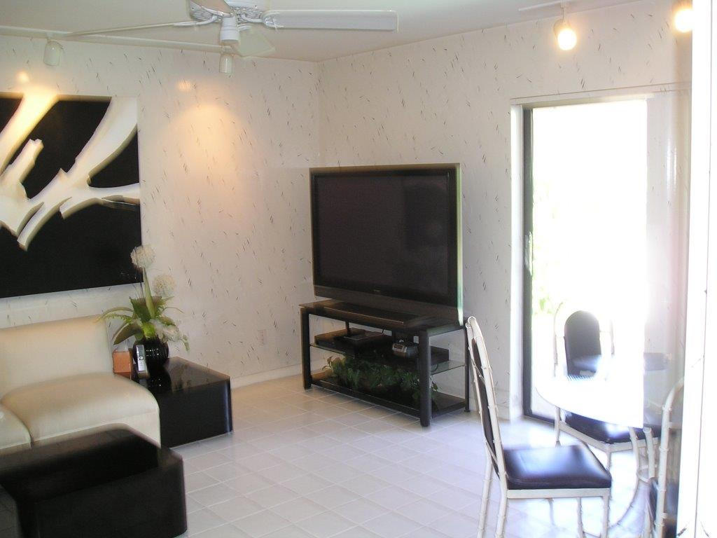 4200 Northwest 26th Way Boca Raton, FL 33434 - Photo 8 of 20 P1010025