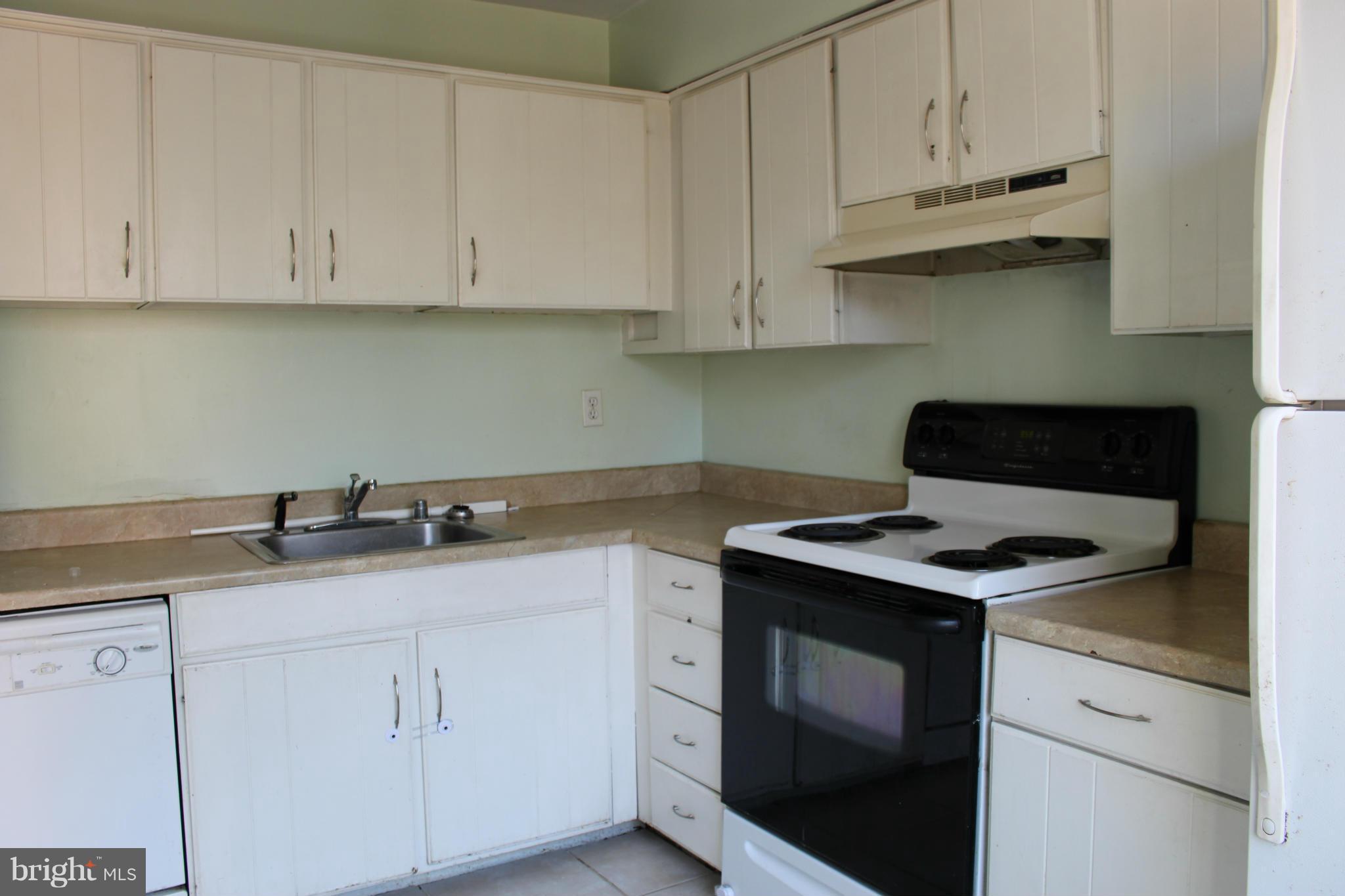 102 Valley Bend Road Westminster, MD 21157 - Photo 12 of 27 Kitchen