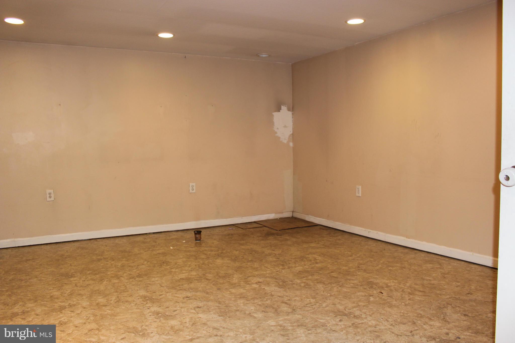102 Valley Bend Road Westminster, MD 21157 - Photo 20 of 27 Family Room