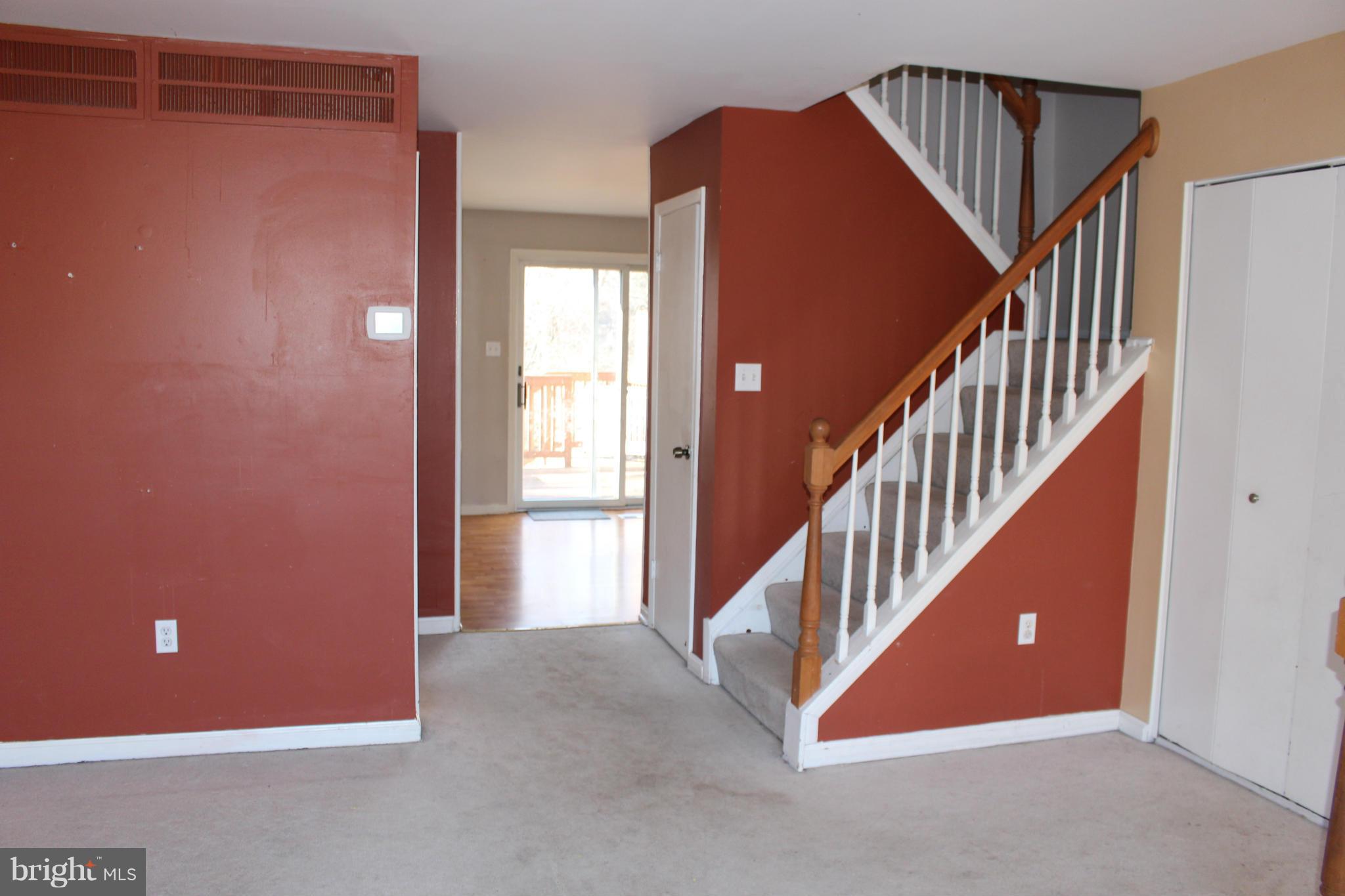 102 Valley Bend Road Westminster, MD 21157 - Photo 6 of 27 Living Room